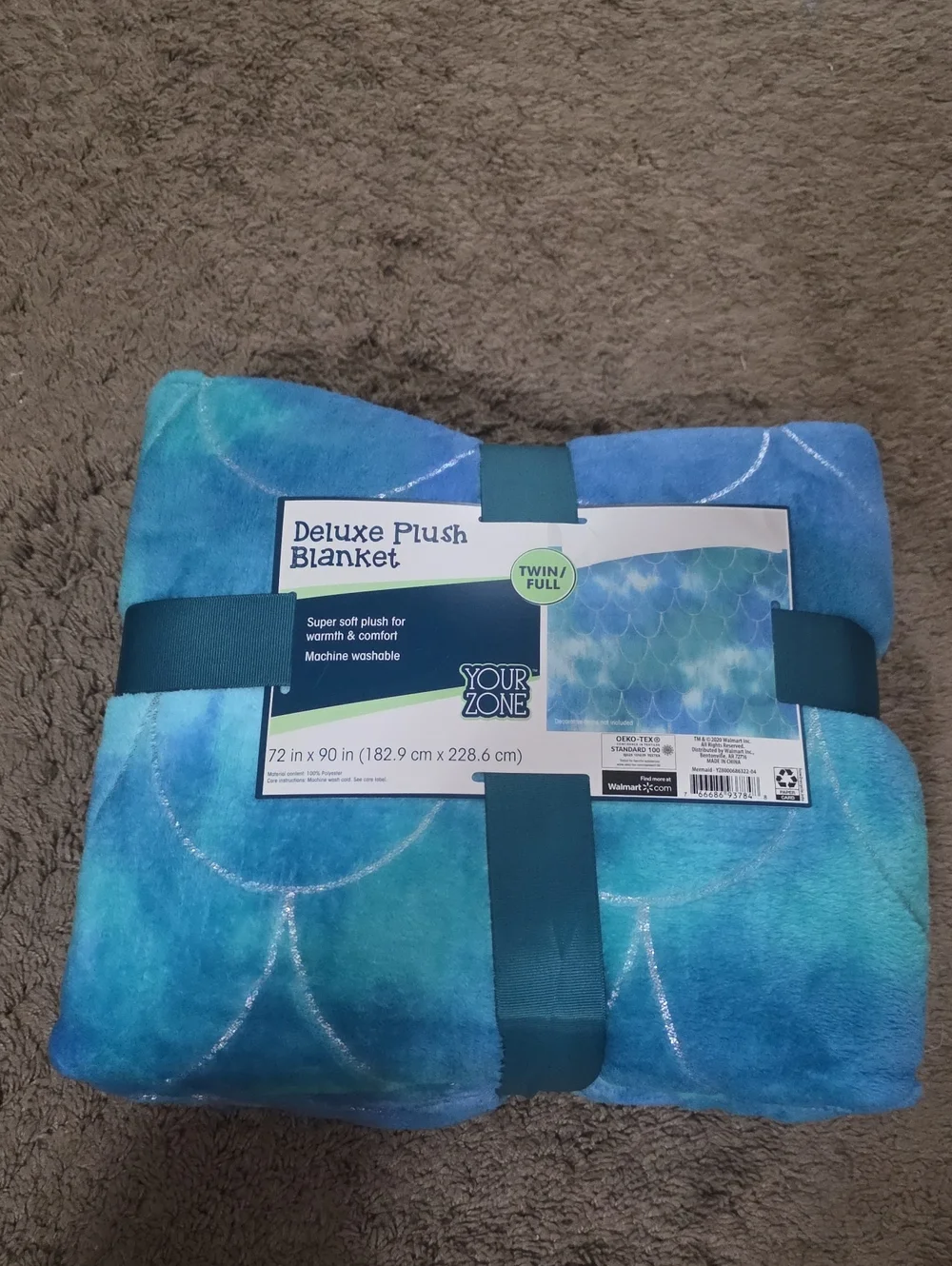 Your Zone Deluxe Plush Blanket - Blue Teal Ombre